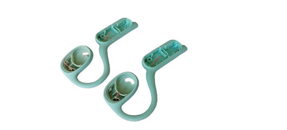 Customized OW TWS Earphone Dengan Shell Plastik Silikon Dan Bluetooth Earphone Terdiri Dari Aksesoris Silikon